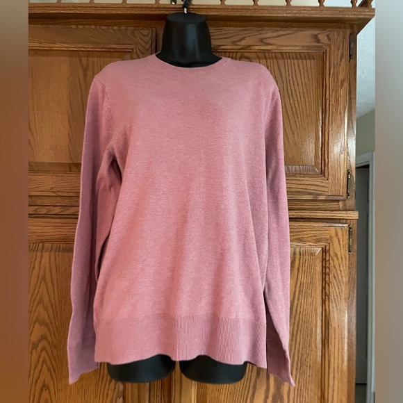 Old Navy Other - OLD NAVY SWEATER